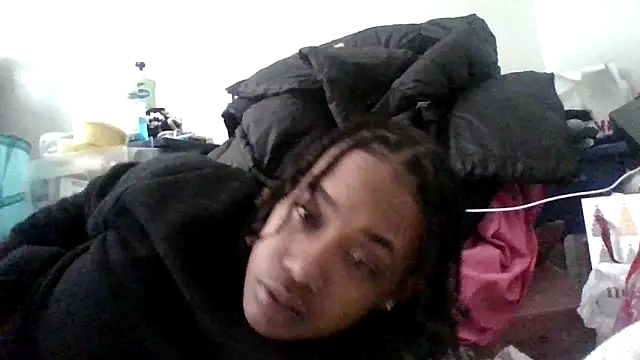 Snapshot of dezzidavill chatting on February 6, 2026, 2:46 pm dezzidavill online show from February 6, 2026, 2:46 pm