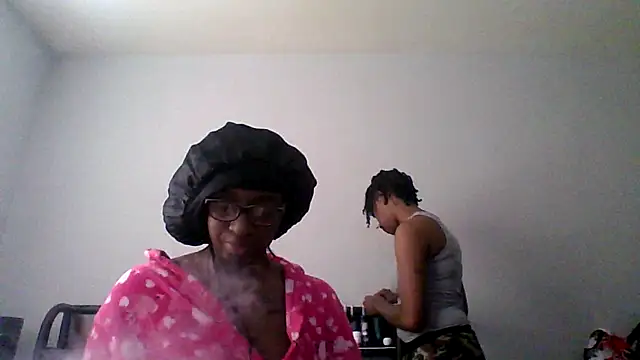 Snapshot of dezzidavill chatting on February 15, 2026, 3:22 pm dezzidavill online show from February 15, 2026, 3:22 pm