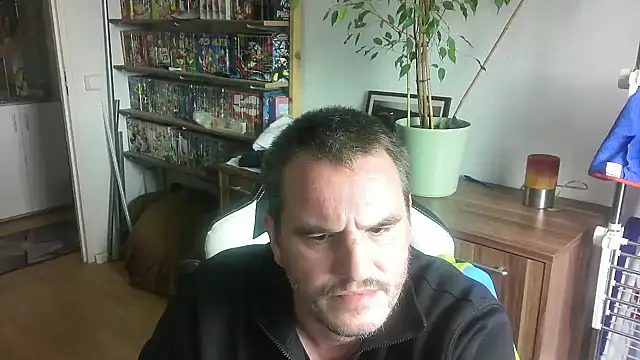 Macknow online show from October 10, 2025, 11:44 am