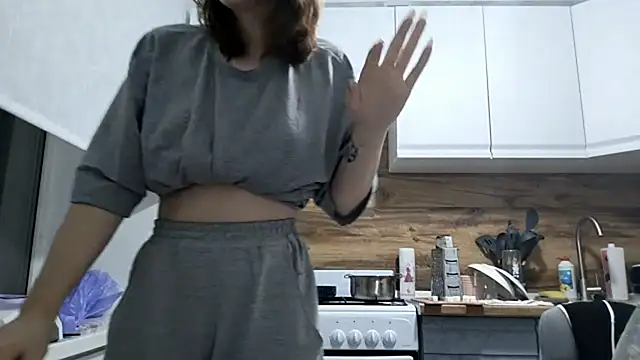 Snapshot of LUNA_KLEIN chatting on October 20, 2025, 5:13 pm LUNA KLEIN online show from October 20, 2025, 5:13 pm