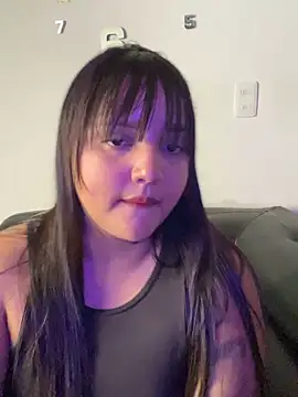 Snapshot of AlinaVega chatting on October 29, 2025, 2:27 pm AlinaVega online show from October 29, 2025, 2:27 pm