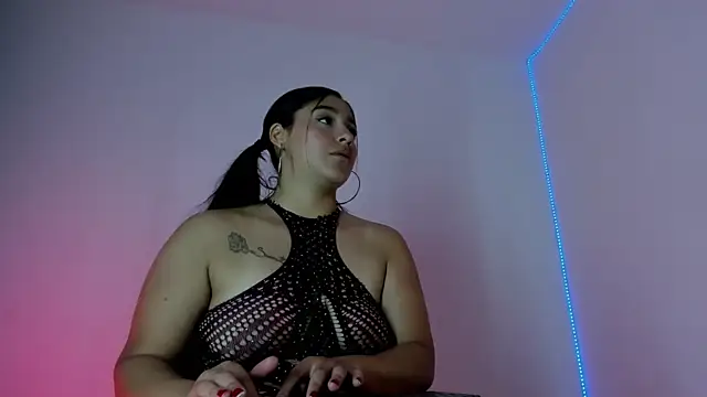 Catalina  bustos online show from October 12, 2025, 2:02 am
