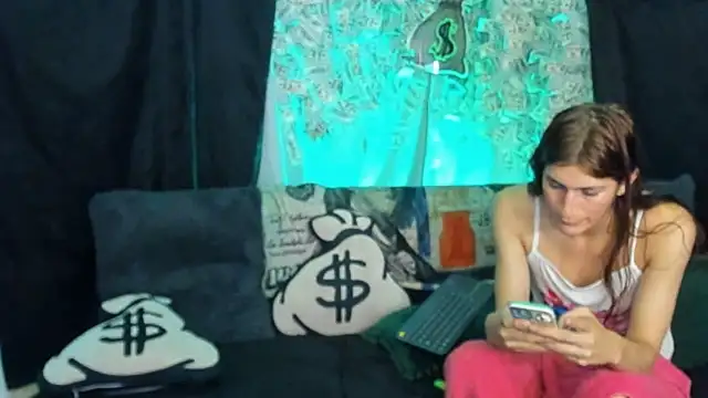 Pride couple online show from April 27, 2026, 11:41 am