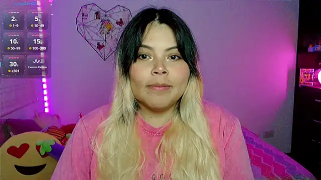 EllieMoonX online show from April 20, 2026, 11:28 pm