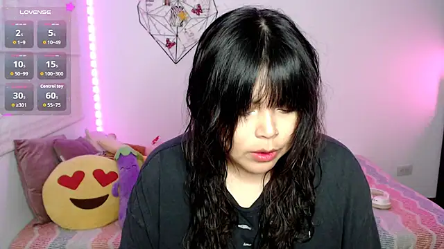EllieMoonX online show from July 17, 2026, 11:24 pm