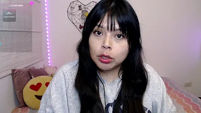 EllieMoonX online show from June 6, 2026, 11:54 pm
