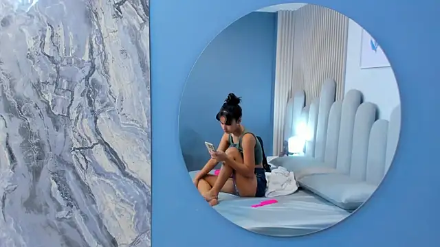 luly dreams online show from June 19, 2026, 11:49 am