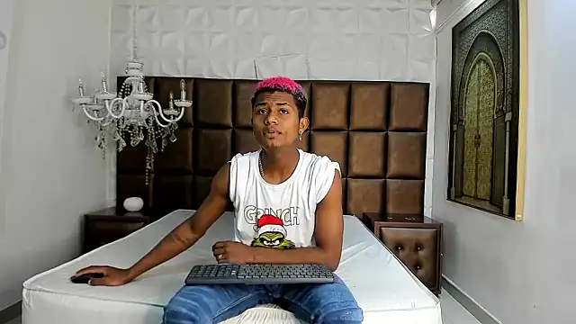 MorenitoDigno online show from January 11, 2026, 6:48 pm