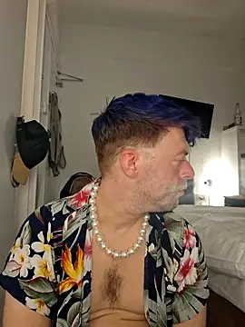 DelayedAnalog720 online show from November 26, 2025, 7:14 pm