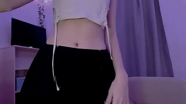 LunaCrave online show from October 28, 2025, 4:13 am