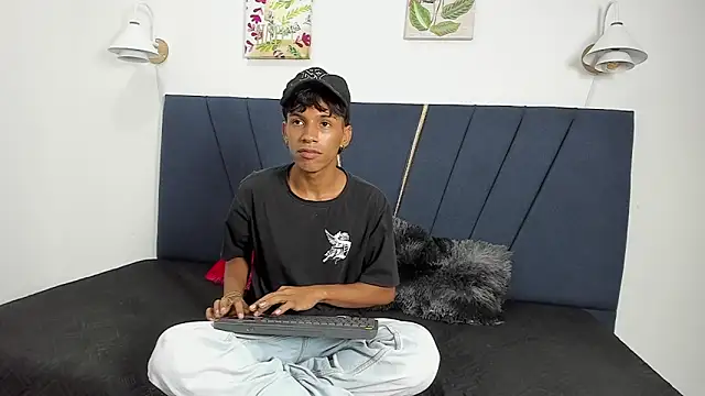 ryder cum23 online show from November 11, 2025, 3:34 am