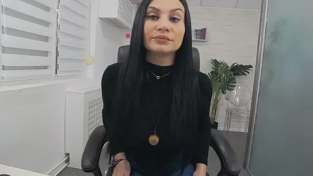 Snapshot of YaraXCox chatting on February 8, 2026, 4:21 am YaraXCox online show from February 8, 2026, 4:21 am