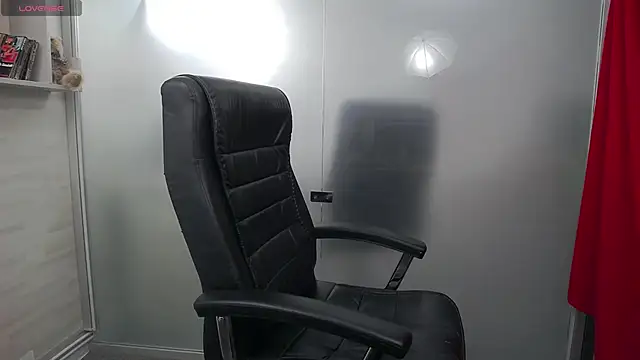 Snapshot of YaraXCox chatting on March 2, 2026, 3:29 am YaraXCox online show from March 2, 2026, 3:29 am