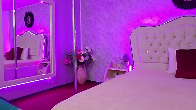 Snapshot of YaraXCox chatting on February 25, 2026, 12:05 pm YaraXCox online show from February 25, 2026, 12:05 pm