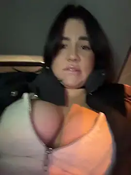 SwittieKendra online show from November 27, 2025, 7:47 pm