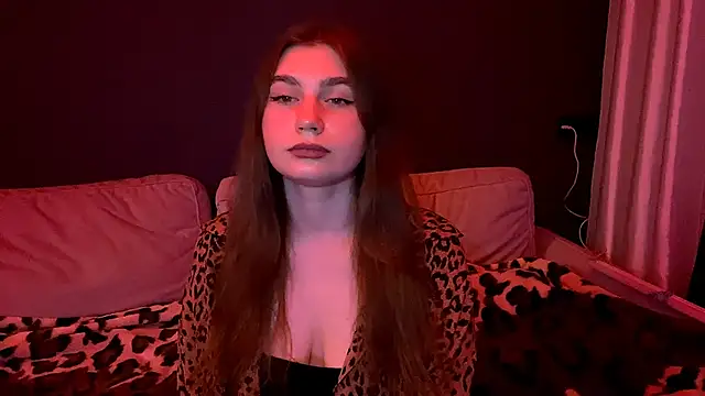 Snapshot of SueannHoffpauir chatting on November 16, 2025, 8:35 pm SueannHoffpauir online show from November 16, 2025, 8:35 pm