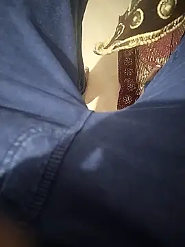 Snapshot of desiboysurya chatting on October 29, 2025, 8:57 am desiboysurya online show from October 29, 2025, 8:57 am