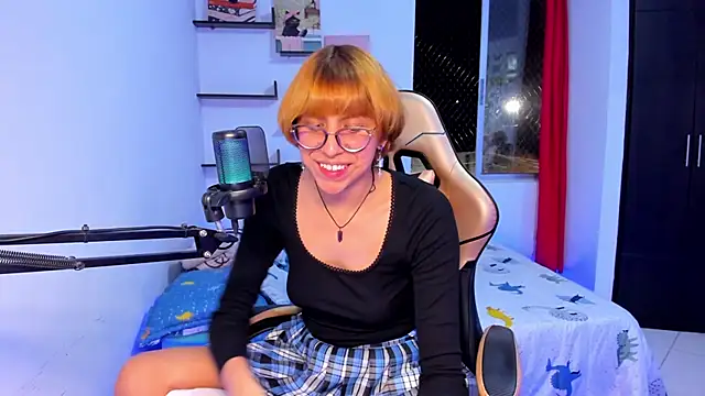 LolyCore X online show from October 21, 2025, 3:06 am