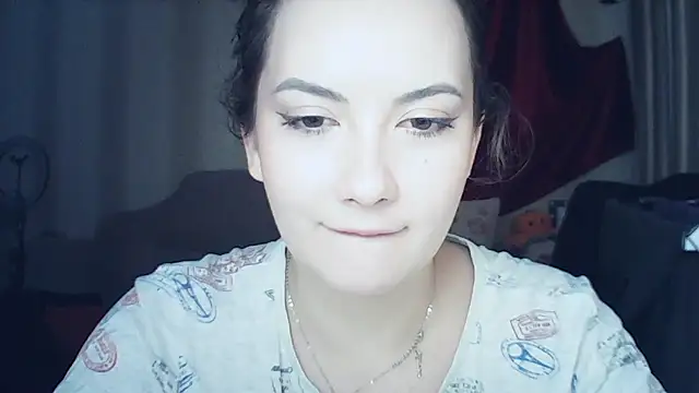 MoodieMira online show from November 26, 2025, 7:03 pm