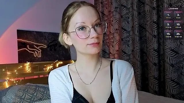 Snapshot of Edlin_gail chatting on October 30, 2025, 2:04 pm Edlin gail online show from October 30, 2025, 2:04 pm