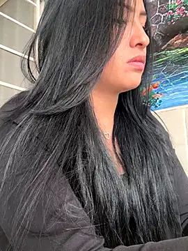 saris moon online show from October 16, 2025, 4:59 pm