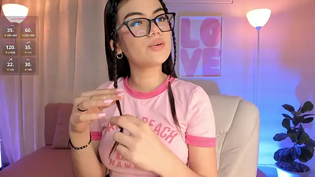 Snapshot of MarianaaDooll chatting on April 13, 2026, 12:20 pm MarianaaDooll online show from April 13, 2026, 12:20 pm