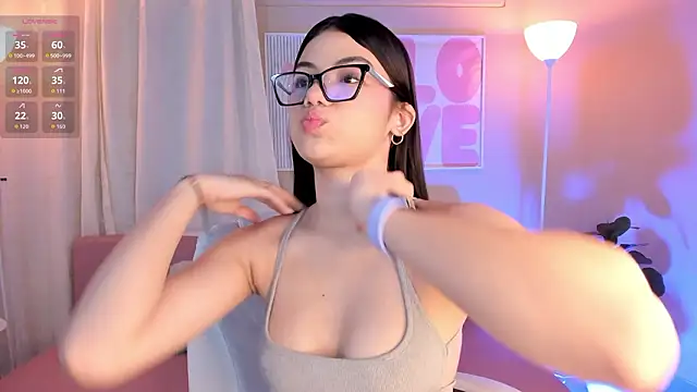 Snapshot of MarianaaDooll chatting on March 19, 2026, 12:16 pm MarianaaDooll online show from March 19, 2026, 12:16 pm