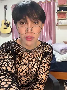 Snapshot of Keyka15 chatting on February 11, 2026, 3:56 pm Keyka15 online show from February 11, 2026, 3:56 pm