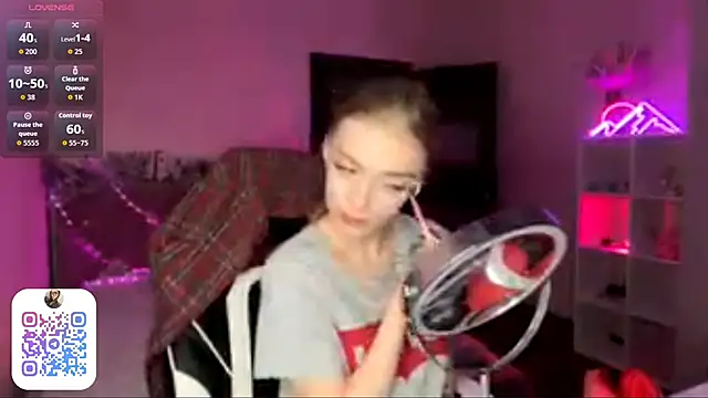 Snapshot of EvaPeace chatting on February 1, 2026, 7:34 pm EvaPeace online show from February 1, 2026, 7:34 pm