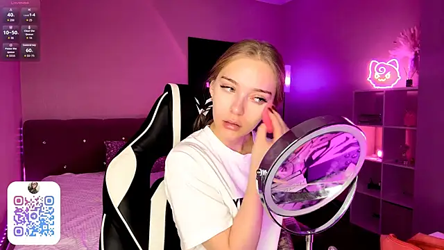 Snapshot of EvaPeace chatting on February 25, 2026, 8:08 pm EvaPeace online show from February 25, 2026, 8:08 pm