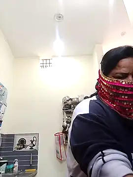 Honey-26 online show from November 17, 2025, 6:39 am