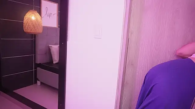 Thalia Karlson online show from March 21, 2026, 12:31 pm