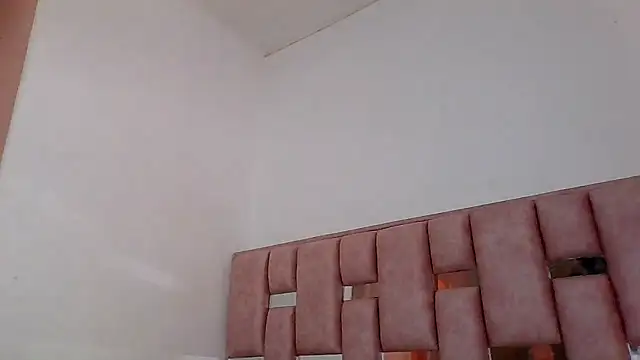 Snapshot of abby_moss_2 chatting on January 18, 2026, 5:05 pm abby moss 2 online show from January 18, 2026, 5:05 pm