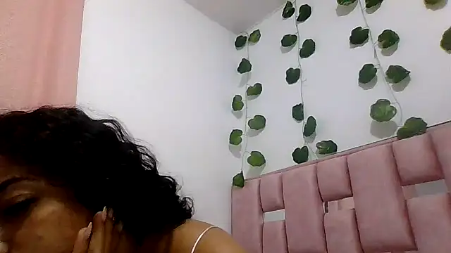 Snapshot of abby_moss_2 chatting on February 13, 2026, 12:27 pm abby moss 2 online show from February 13, 2026, 12:27 pm