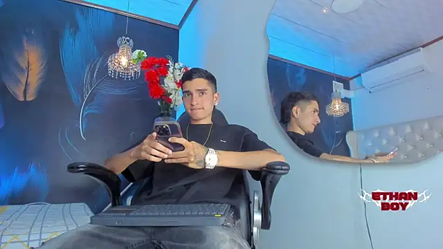 Ethan Boy  online show from December 18, 2025, 9:18 pm