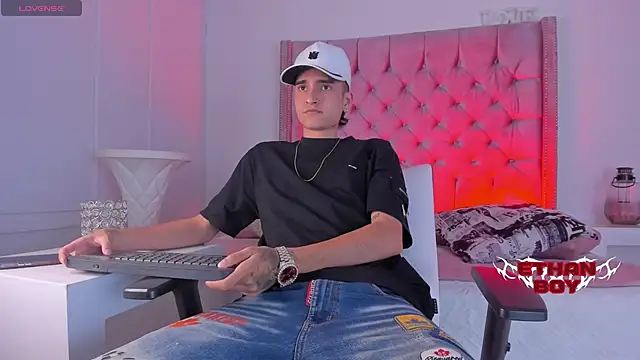 Ethan Boy  online show from December 4, 2025, 8:41 pm