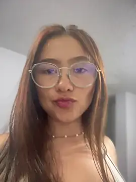 Lexxa peach online show from October 17, 2025, 5:11 am