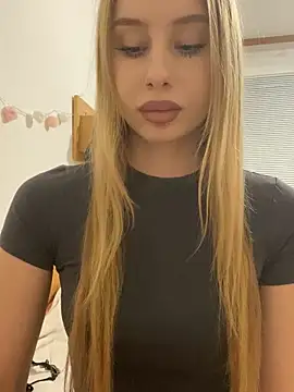 Snapshot of RemyStyles chatting on February 25, 2026, 10:20 pm RemyStyles online show from February 25, 2026, 10:20 pm