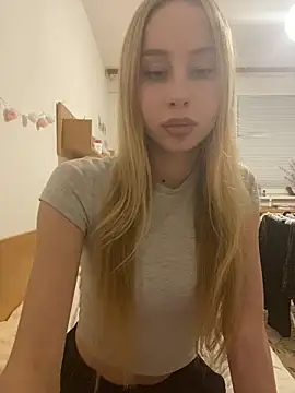 Snapshot of RemyStyles chatting on January 5, 2026, 8:01 pm RemyStyles online show from January 5, 2026, 8:01 pm