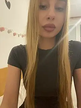 Snapshot of RemyStyles chatting on February 27, 2026, 10:42 pm RemyStyles online show from February 27, 2026, 10:42 pm