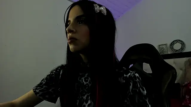 Barbieteeen online show from November 30, 2025, 5:47 pm