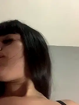 Nicolebermudez online show from November 28, 2025, 2:23 am