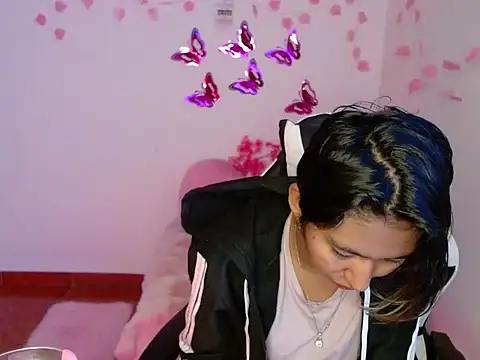 amber  666 online show from October 17, 2025, 8:21 pm