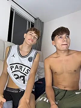 Douglas Lux online show from November 6, 2025, 1:09 am