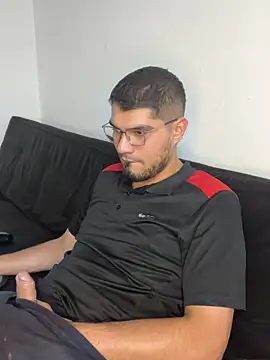 mirallesandbig online show from November 22, 2025, 11:14 pm