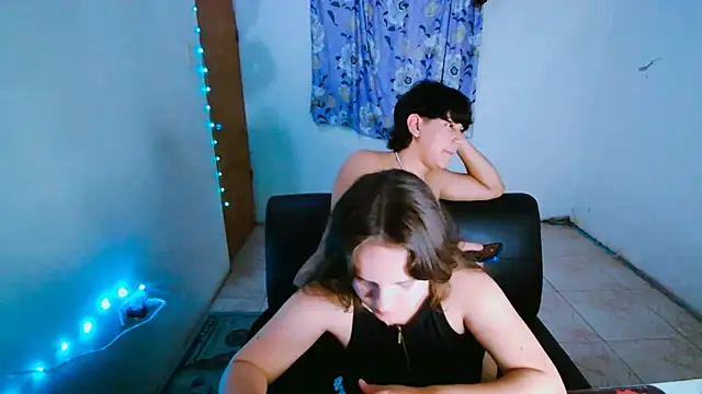 SweetRabbit29 online show from June 5, 2026, 7:52 pm