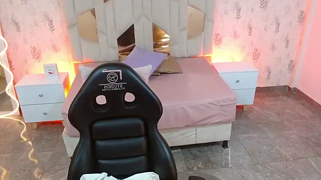 MARIANA TAY1 online show from October 28, 2025, 3:07 am