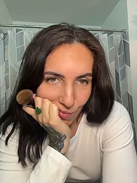 Snapshot of Lolathebaddie chatting on November 11, 2025, 4:46 pm Lolathebaddie online show from November 11, 2025, 4:46 pm