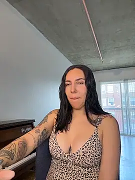 Snapshot of Lolathebaddie chatting on February 3, 2026, 4:45 pm Lolathebaddie online show from February 3, 2026, 4:45 pm