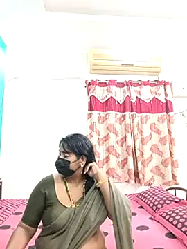 tamil-aunt online show from November 18, 2025, 5:16 pm